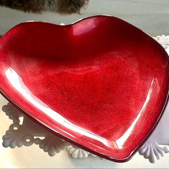NWT Medium Red Glass Heart Dish - Picture 2 of 5